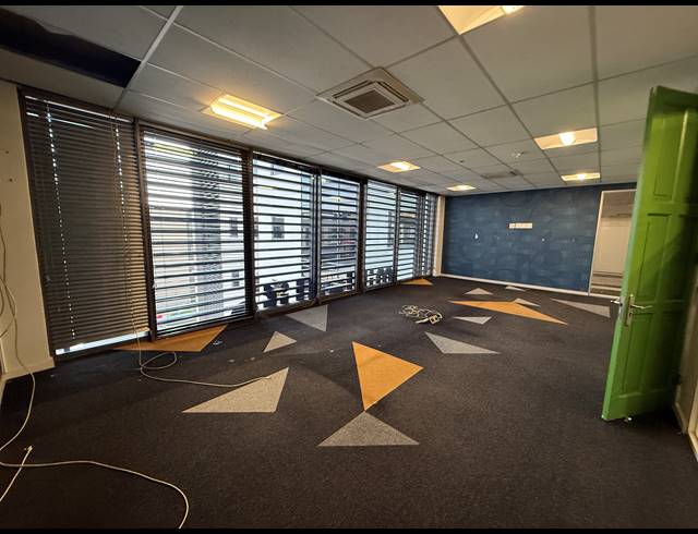 2,746M² OFFICE TO LET IN PARKTOWN